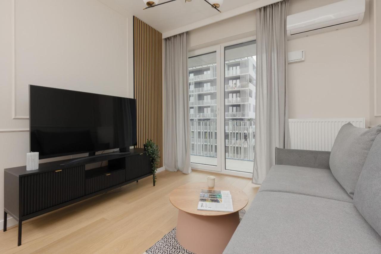 Wola Spacious Flat With Air Conditioning & Balcony By Noclegi Renters Varsovia Exterior foto