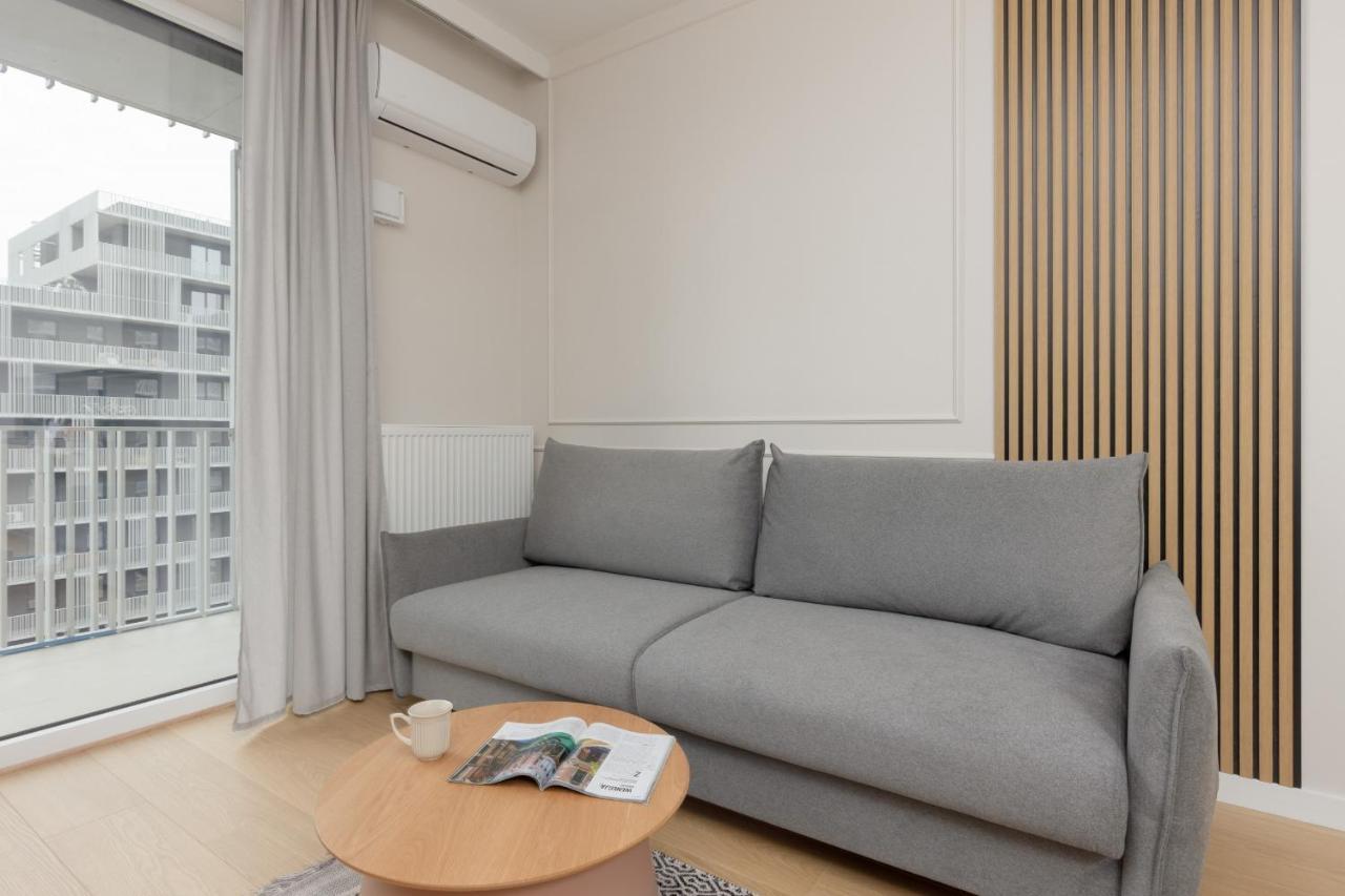 Wola Spacious Flat With Air Conditioning & Balcony By Noclegi Renters Varsovia Exterior foto