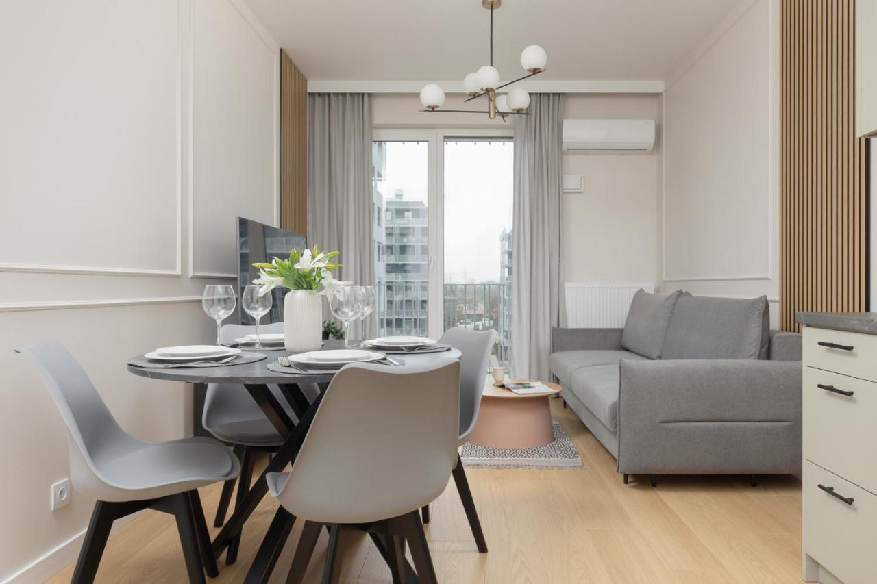 Wola Spacious Flat With Air Conditioning & Balcony By Noclegi Renters Varsovia Exterior foto