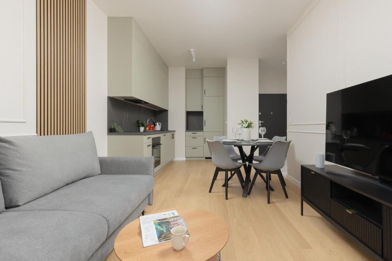Wola Spacious Flat With Air Conditioning & Balcony By Noclegi Renters Varsovia Exterior foto