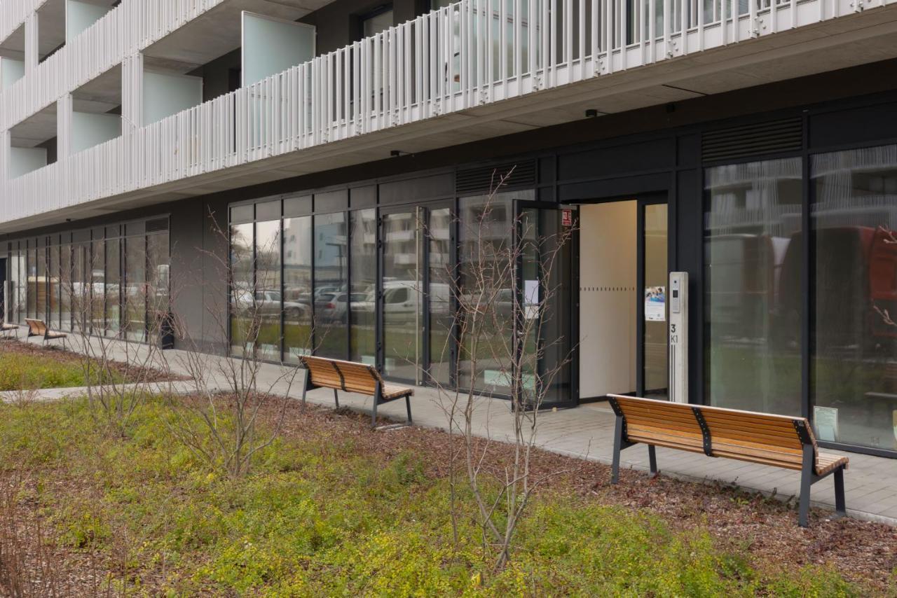 Wola Spacious Flat With Air Conditioning & Balcony By Noclegi Renters Varsovia Exterior foto
